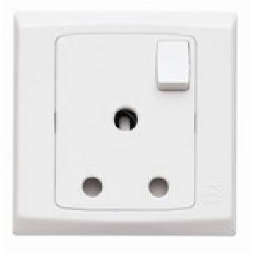 MK 15A 1G Switched Socket S2893WHI